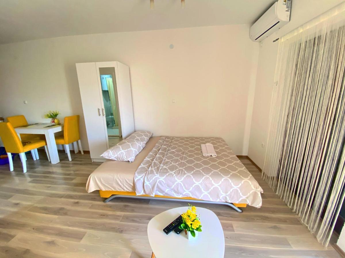 Apartmani Ivkovic+ Требинье Экстерьер фото