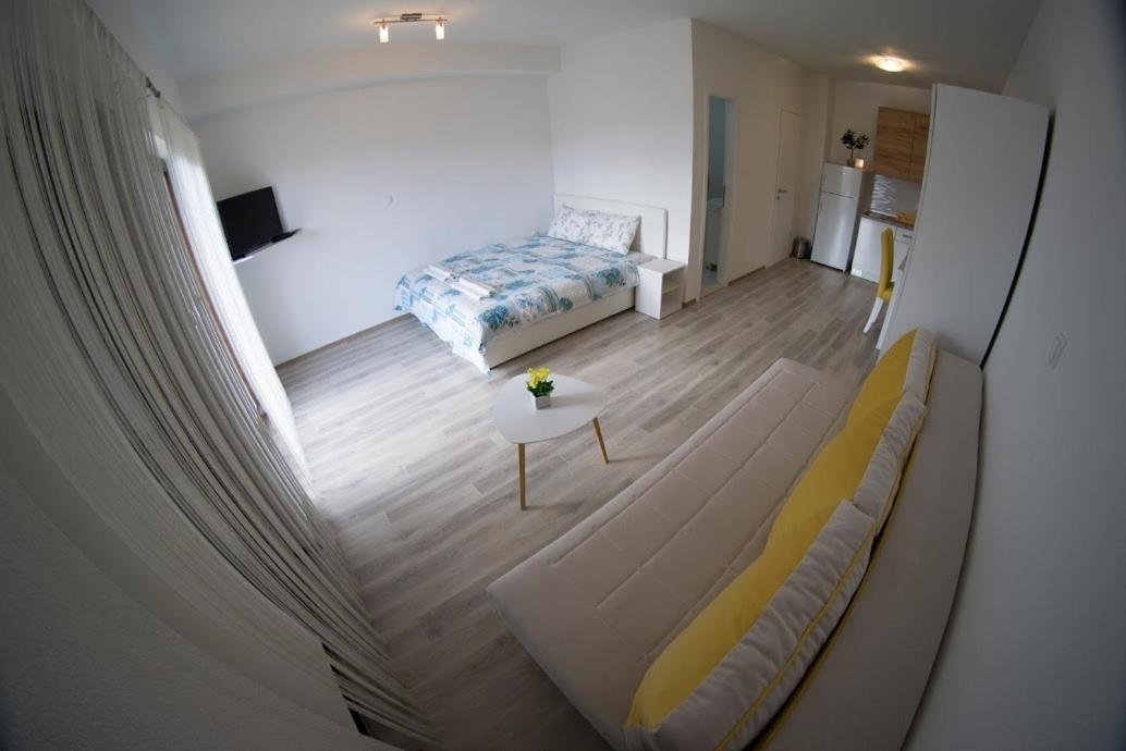 Apartmani Ivkovic+ Требинье Экстерьер фото