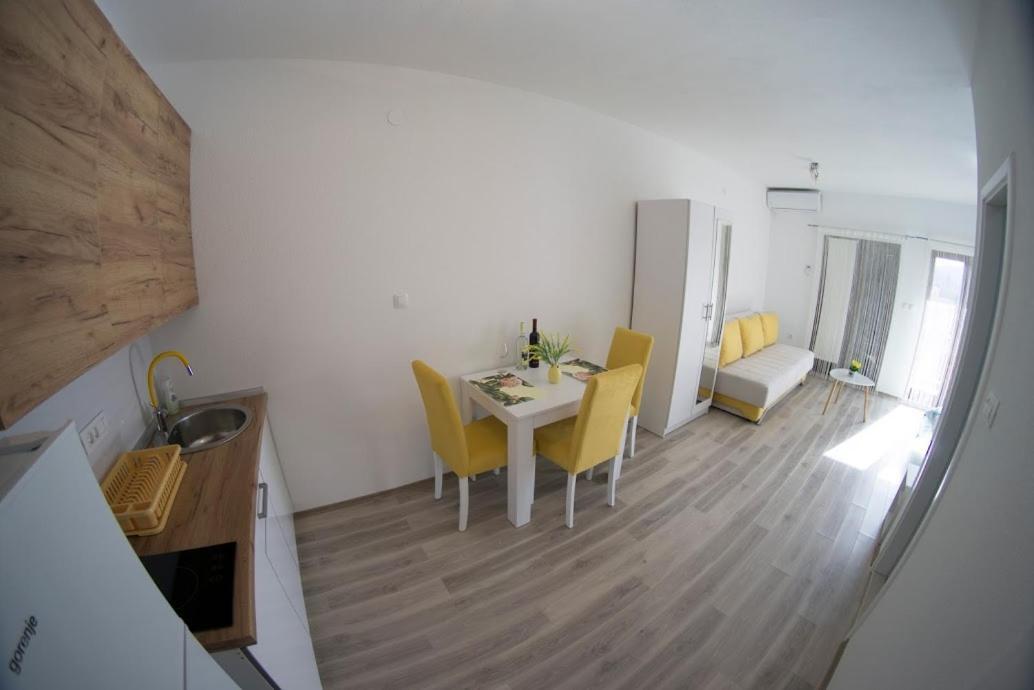 Apartmani Ivkovic+ Требинье Экстерьер фото