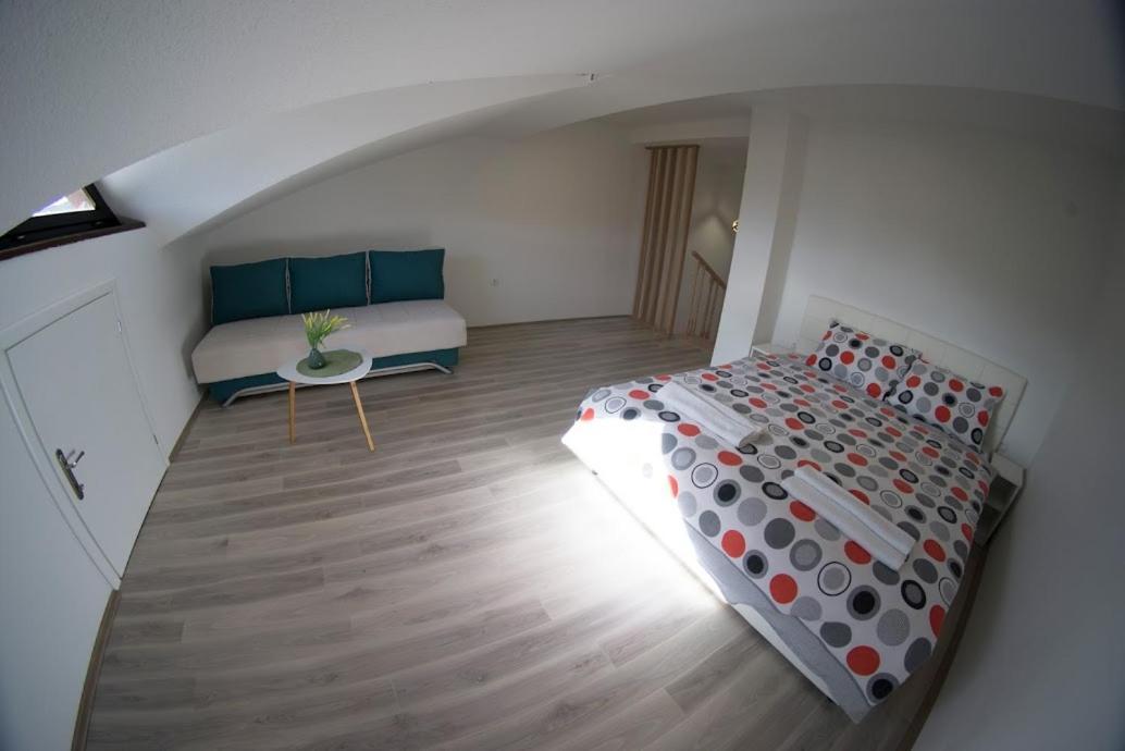 Apartmani Ivkovic+ Требинье Экстерьер фото